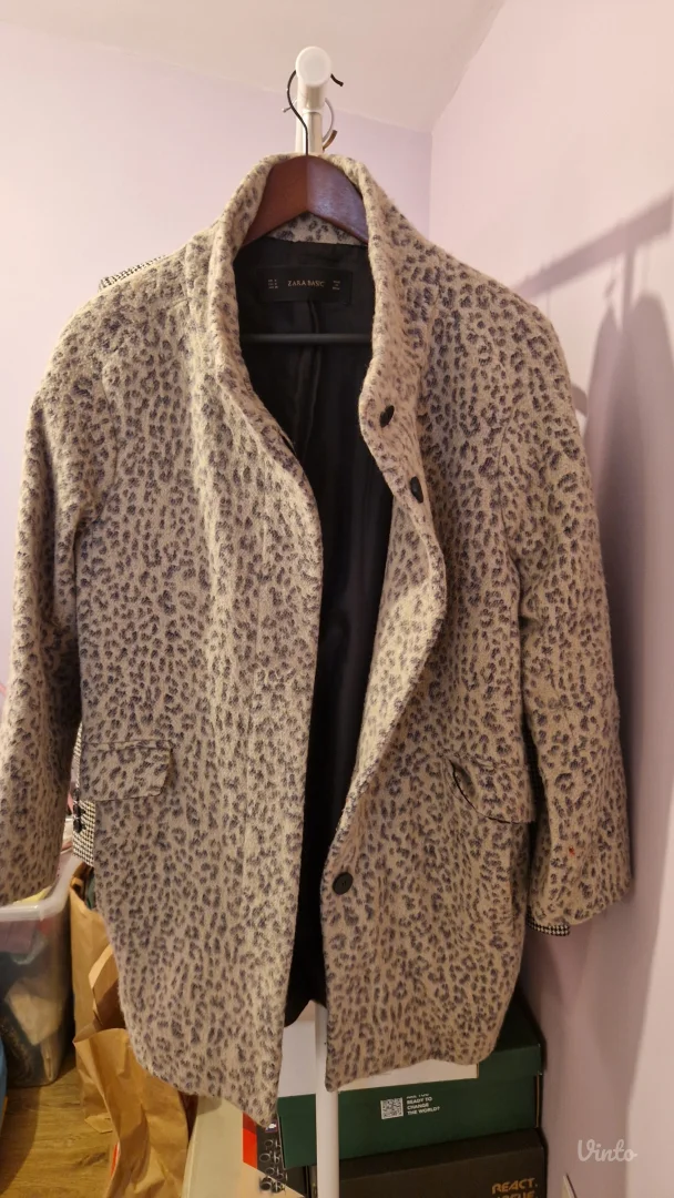 Kaputić animal print Zara