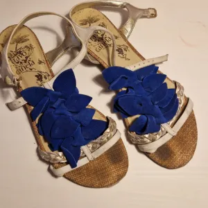 Sandale sa plavim momentom