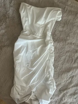 Bela kratka haljina