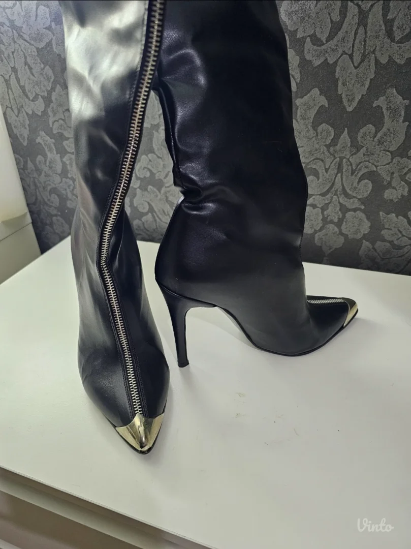 Cizme kao nove br 39