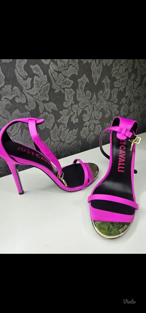 Nikad nosene sandale roberzo cavalli br 38