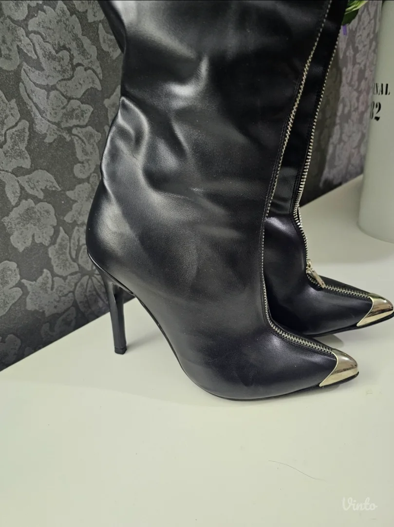 Cizme kao nove br 39