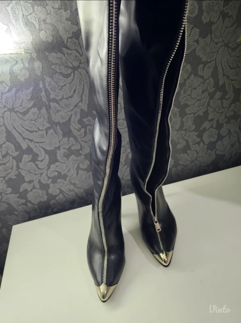 Cizme kao nove br 39