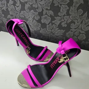 Nikad nosene sandale roberzo cavalli br 38