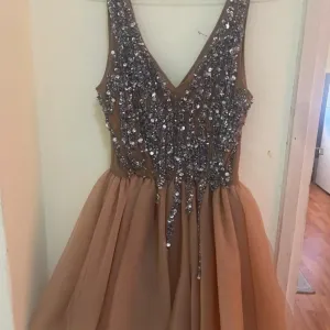 Kao nova haljina vel m