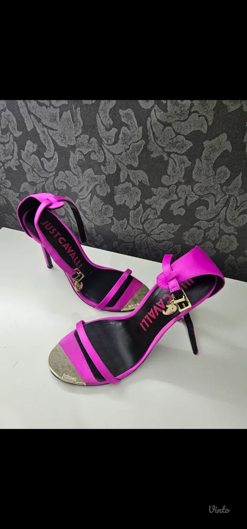 Nikad nosene sandale roberzo cavalli br 38