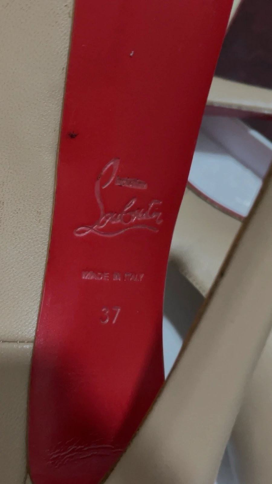 louboutin štikle