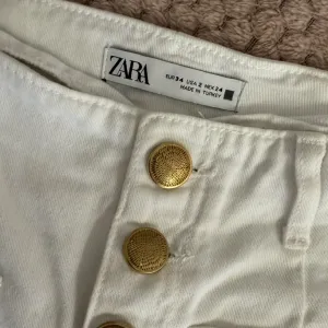 Zara pantalone