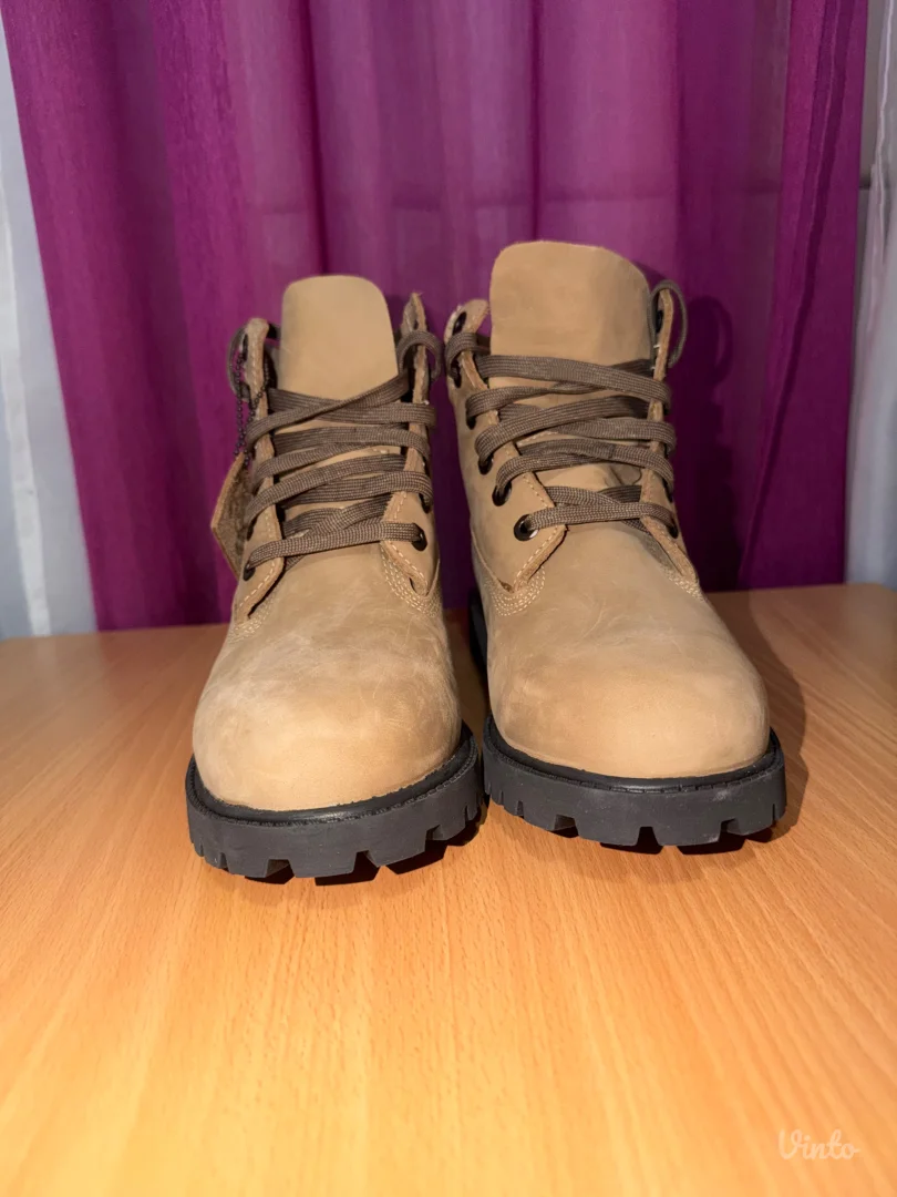 Timberland cipele br 39