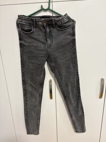 Stradivarijus pantalone