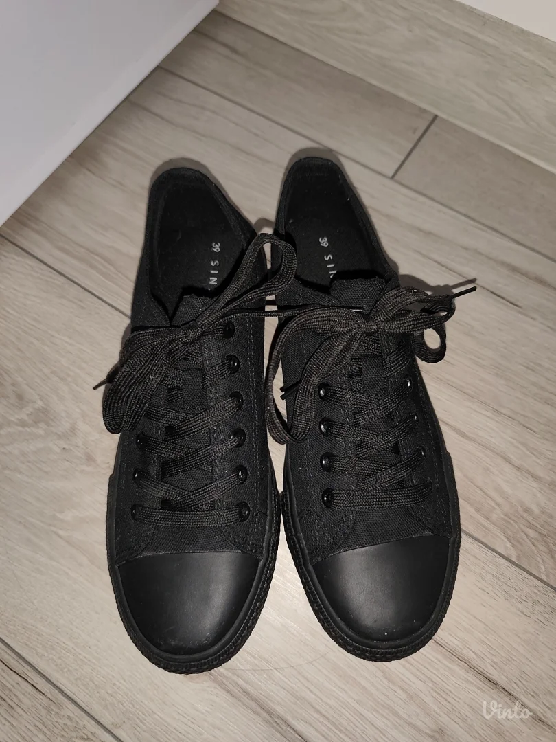 Sinsey - Nove Crne Patike