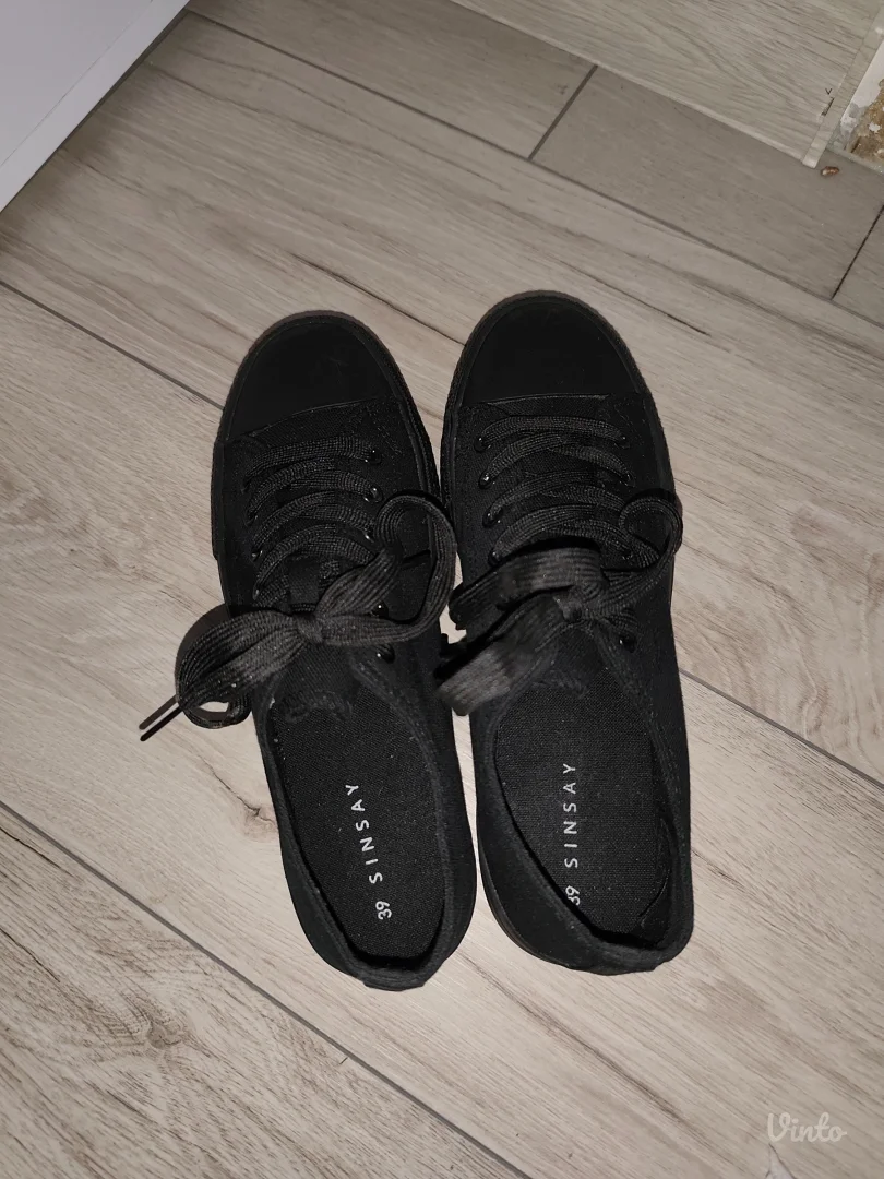 Sinsey - Nove Crne Patike