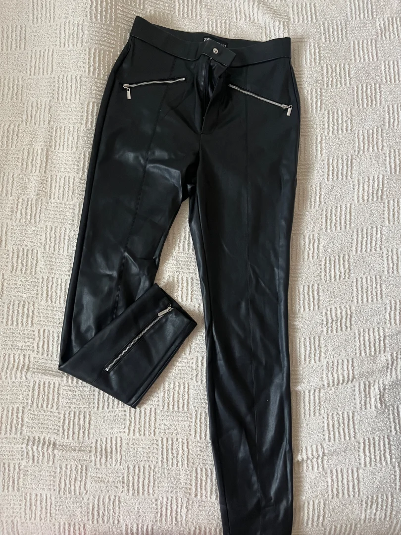 Zara kožne pantalone