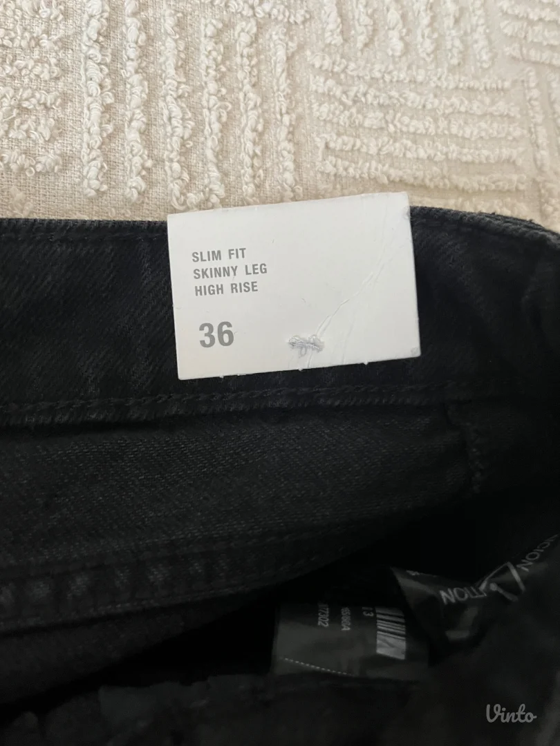 Zara nove crne farmerke