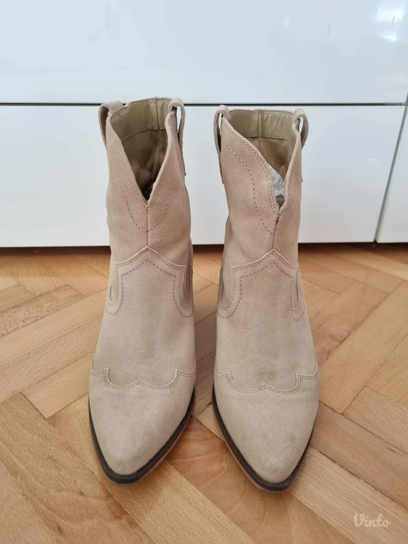 Stradivarius kozne kaubojke