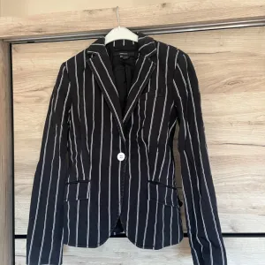 Zara prugasti sako