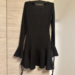 Prelepa svetlucava haljina