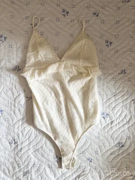 Čipkani Beli Bodi