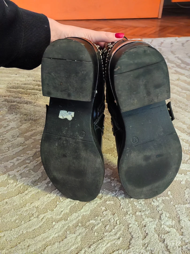 Crne kožne bajkerske čizme