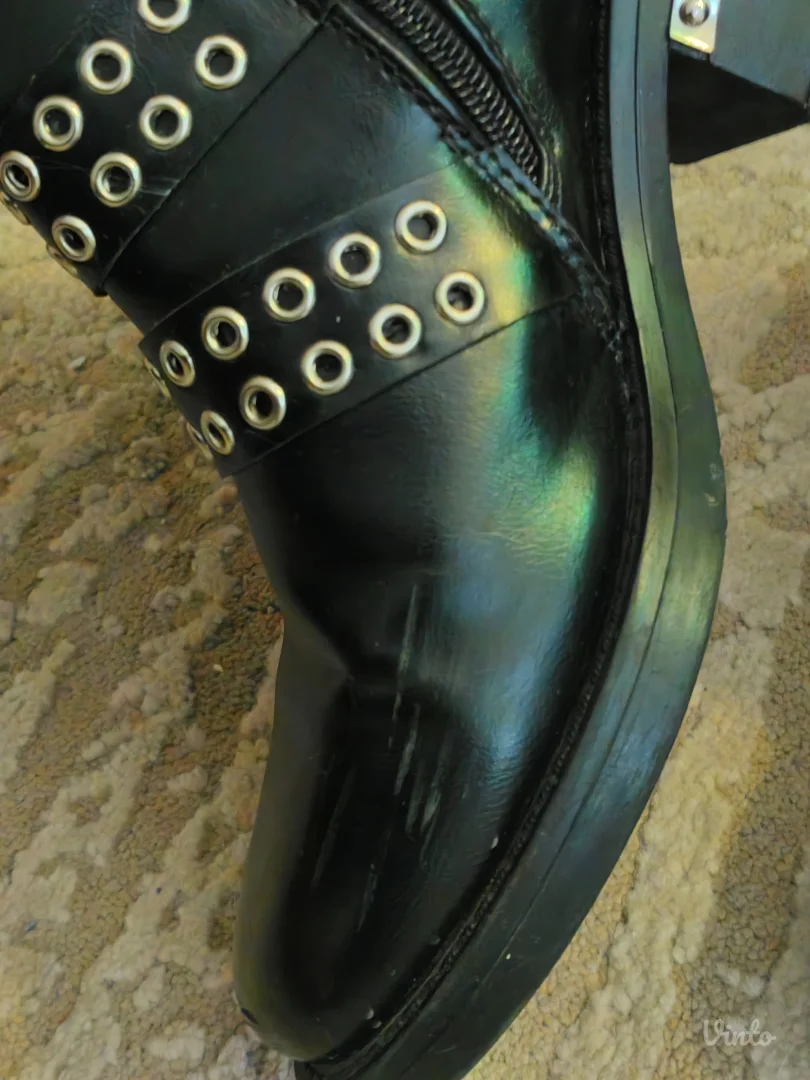 Crne kožne bajkerske čizme