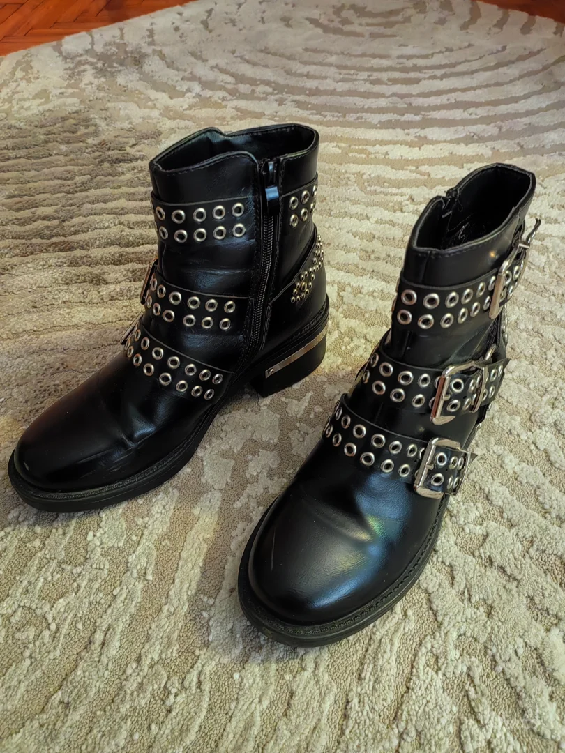 Crne kožne bajkerske čizme