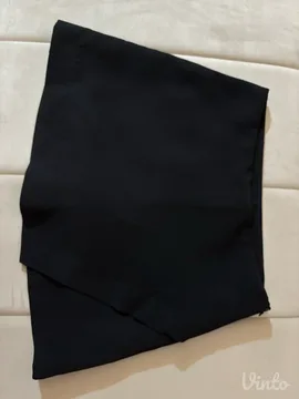 House crni skort