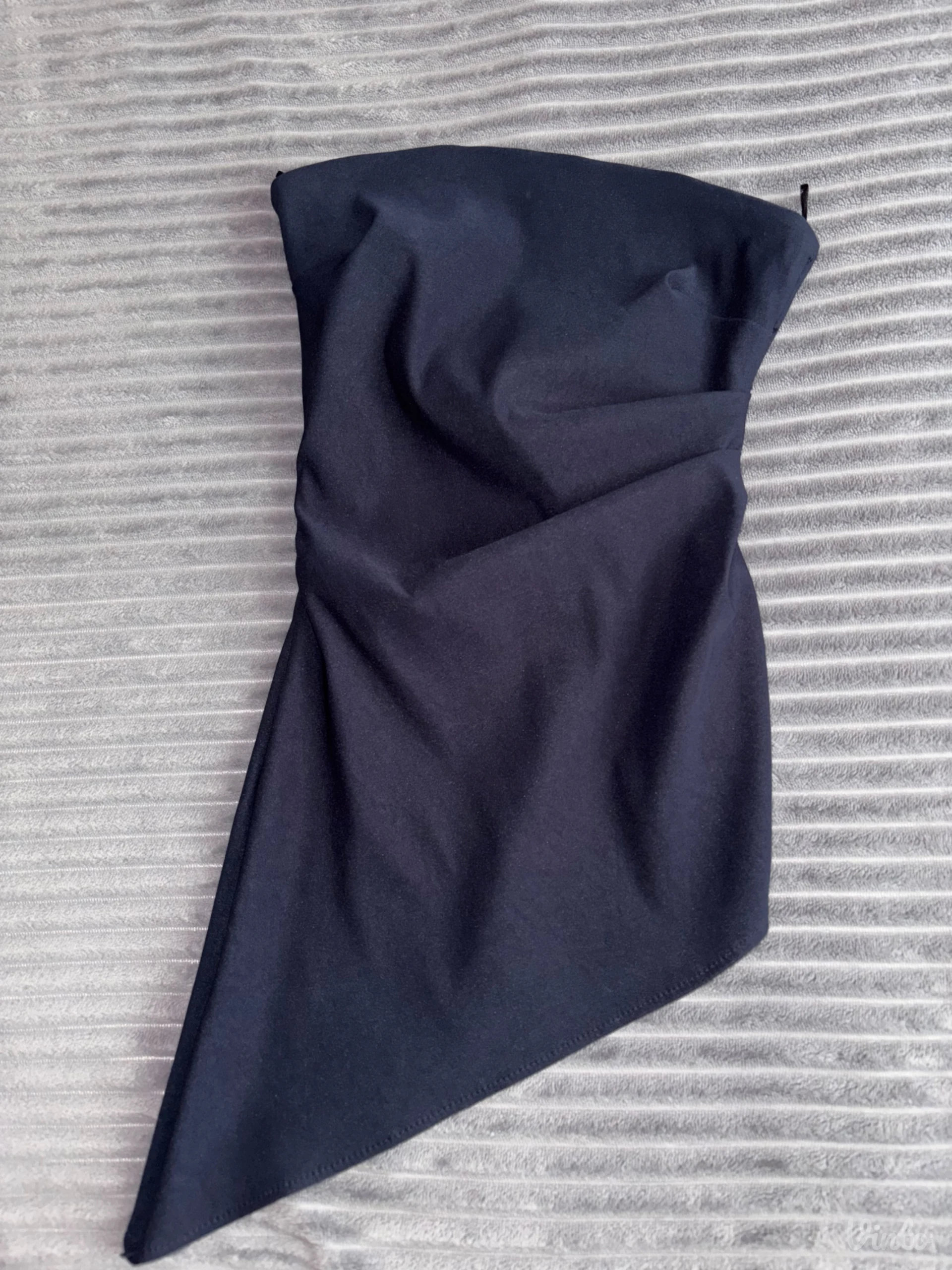 Zara asimetricni top