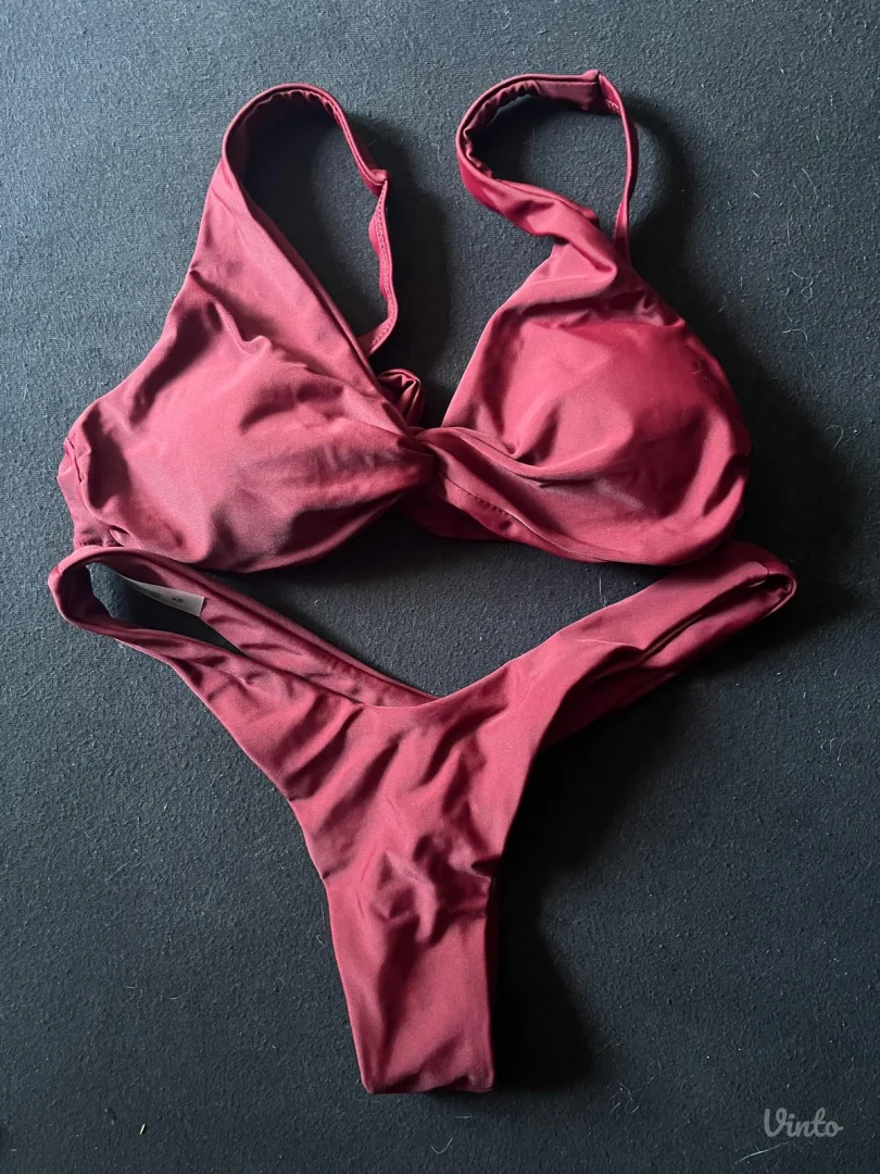 Nov sa zaštitom burgundy bordo kupaći sa brazilkom