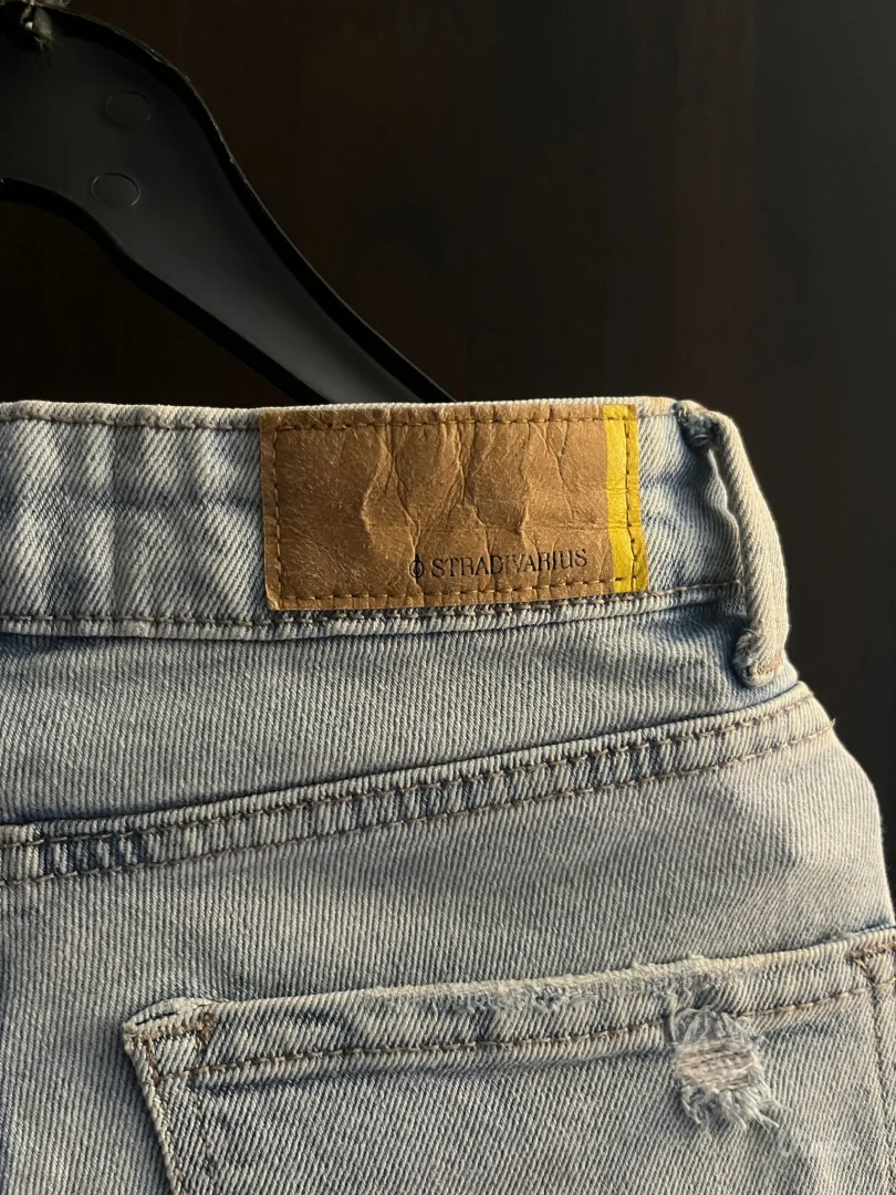 Stradivarius Mom jeans farmerke svetli teksas