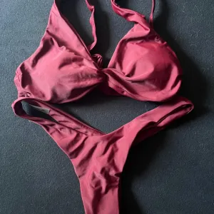 Nov sa zaštitom burgundy bordo kupaći brazilka