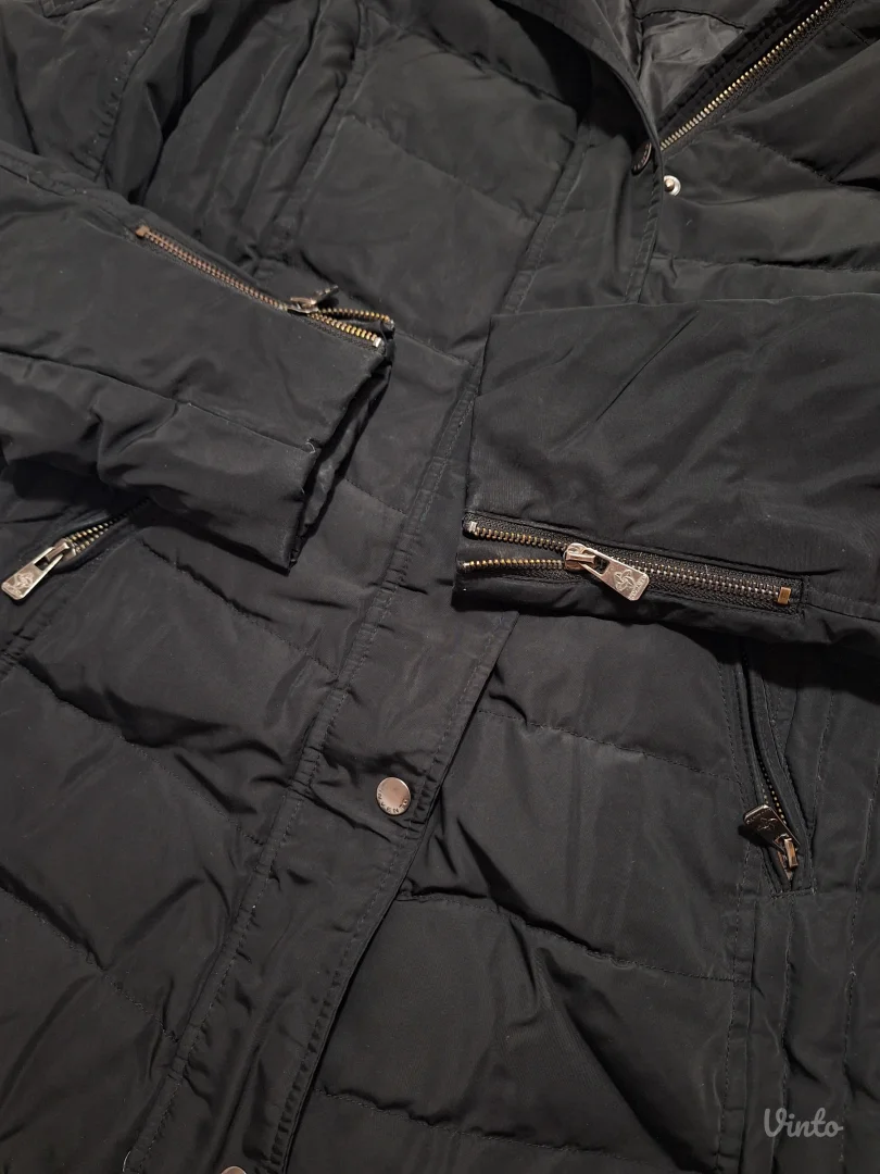 Invento jakna perjana