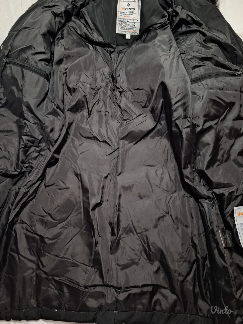 Invento jakna perjana