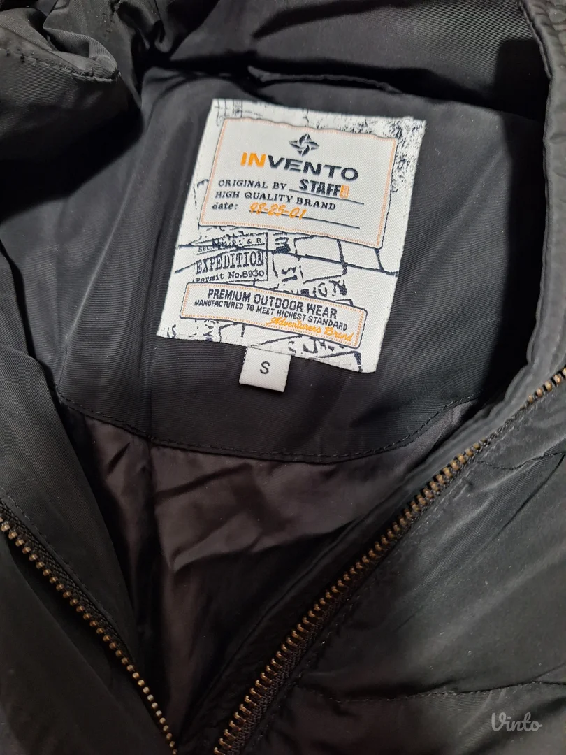 Invento jakna perjana