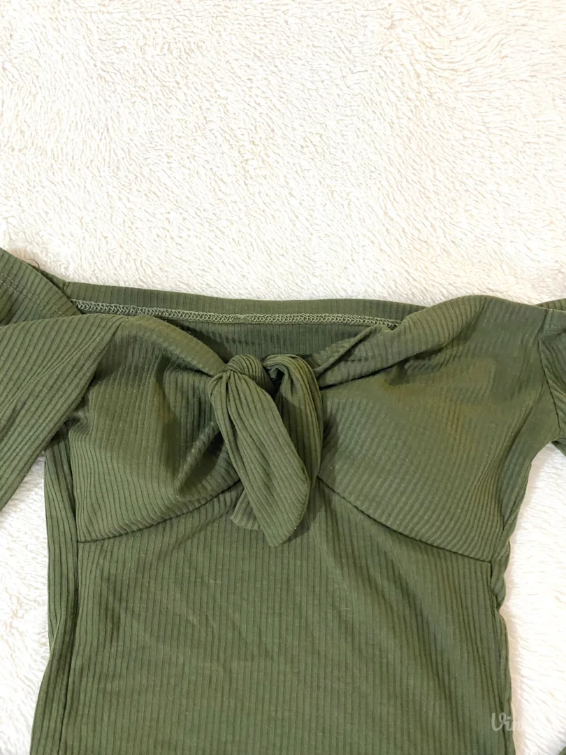 Zeleni Top Sa Rukavima