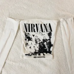 Bershka Nirvana Top sa Rukavima