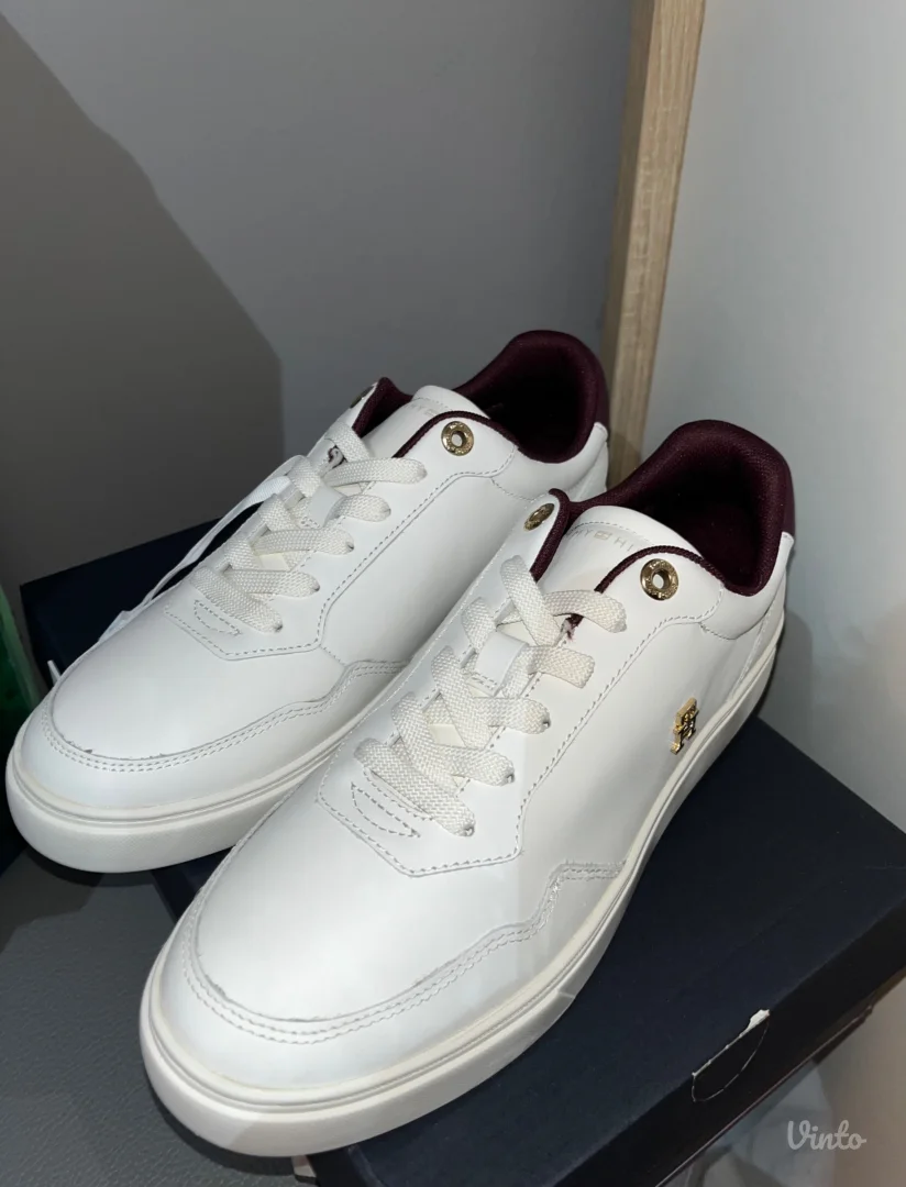 Tommy Hilfiger patike 39 NOVE