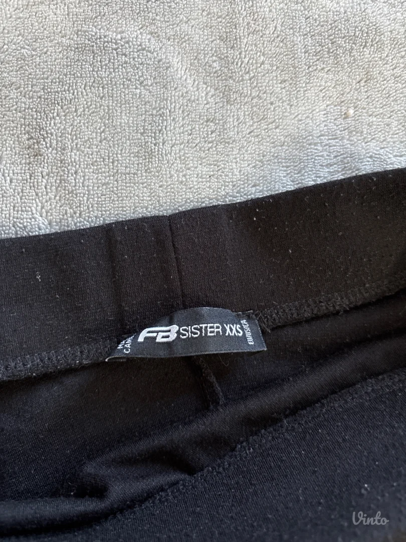 FB sister crna suknja