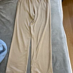 JMspecial krem pantalone