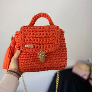 Pletena handmade narandzasta torbica