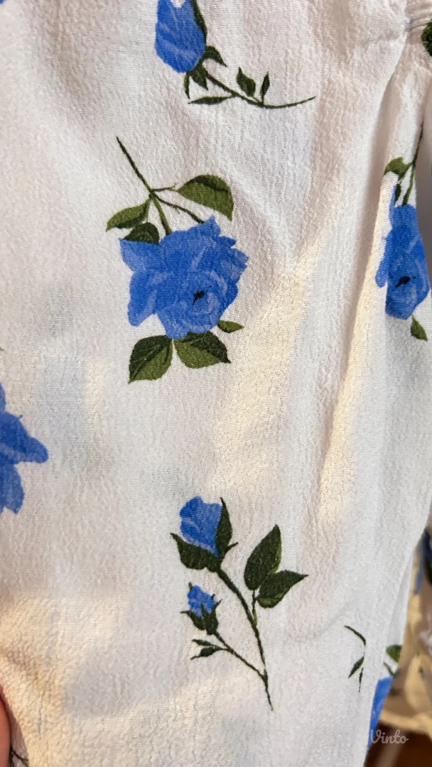 Cvetna lepršava bluza