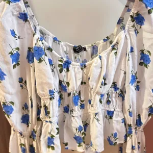 Cvetna lepršava bluza