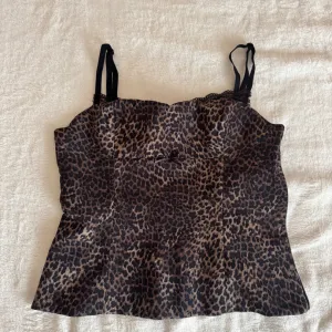 Zara leopard top (S)