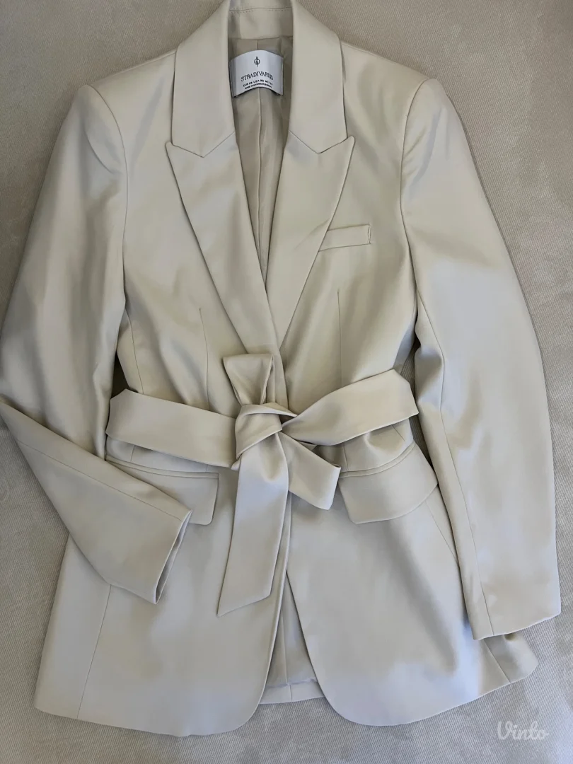 Stradivarius strukirani sako