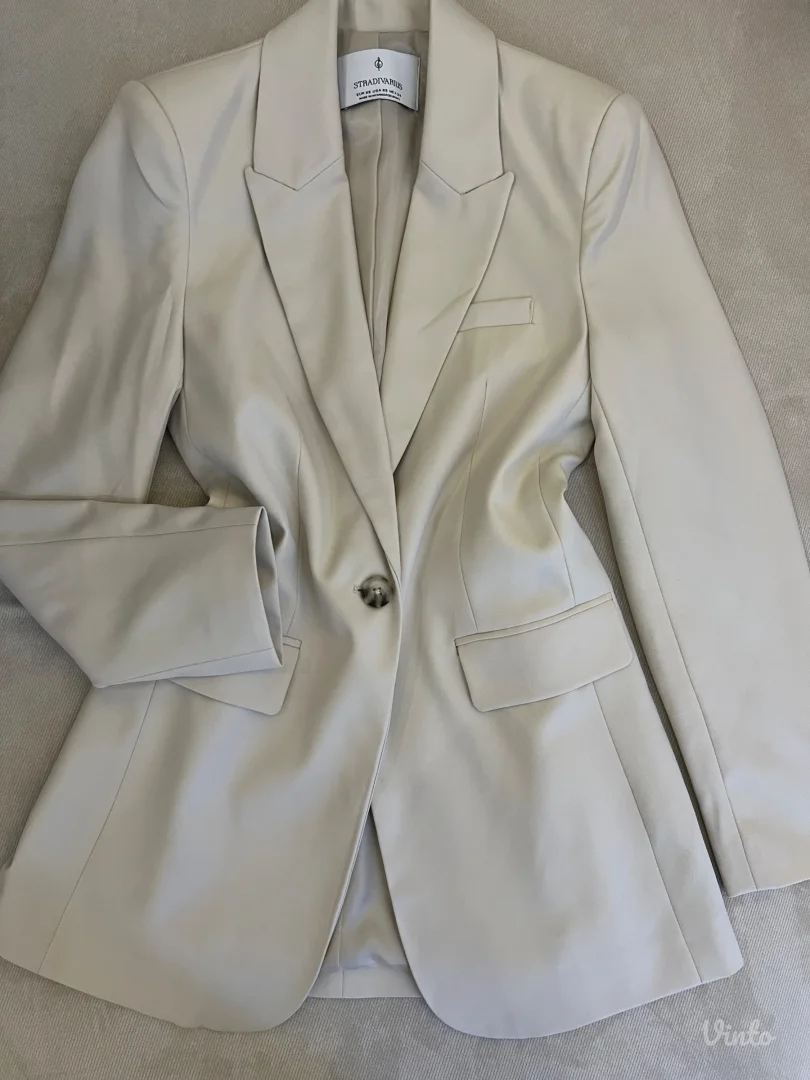 Stradivarius strukirani sako