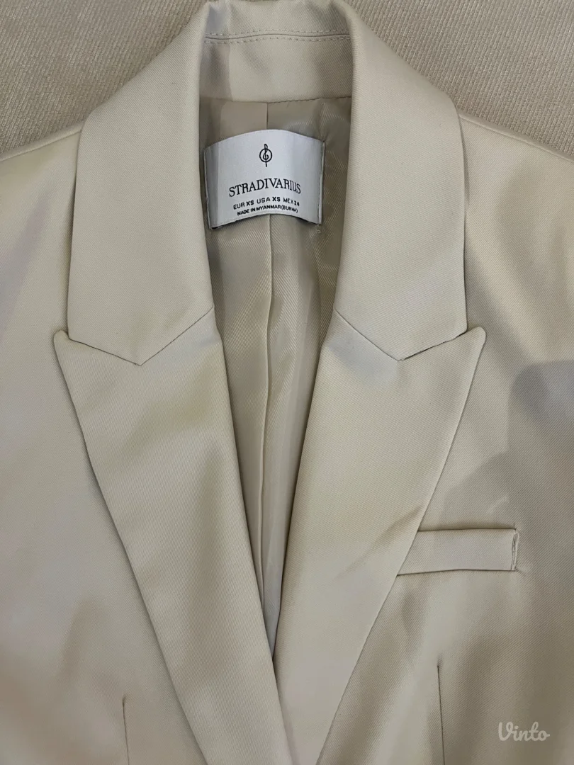 Stradivarius strukirani sako