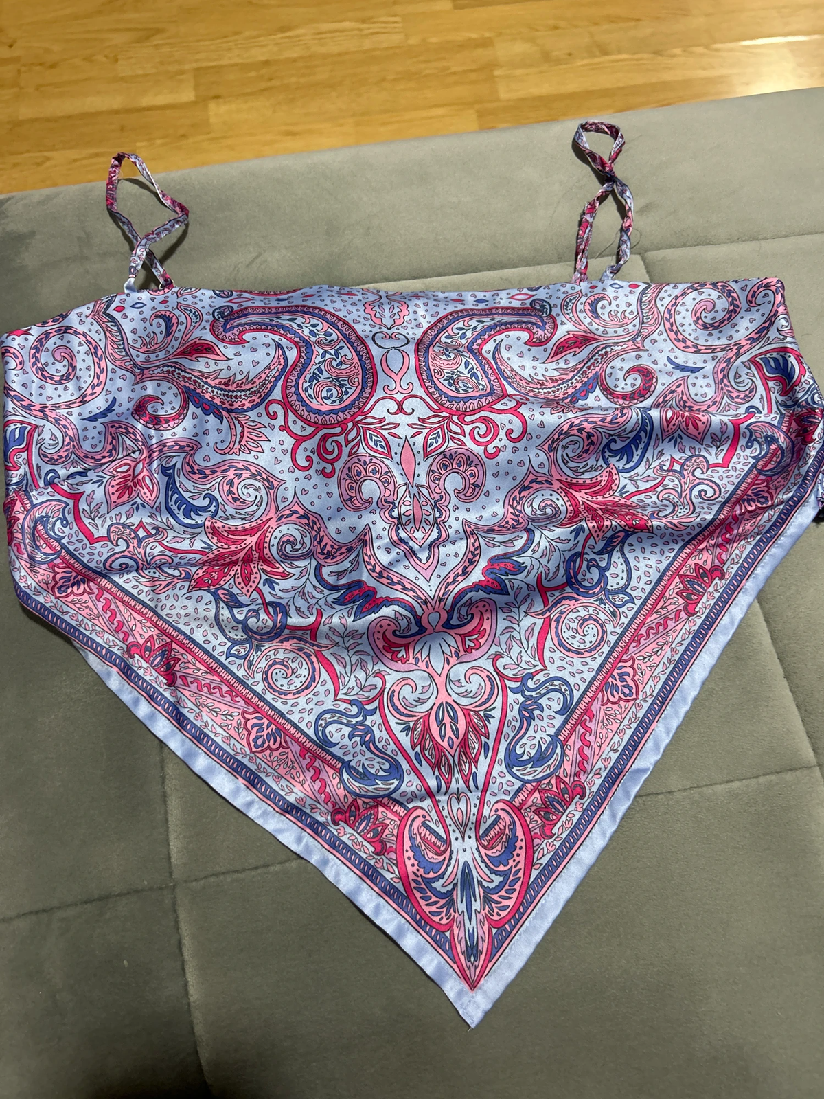 Marama crop top sinsay velicina XL