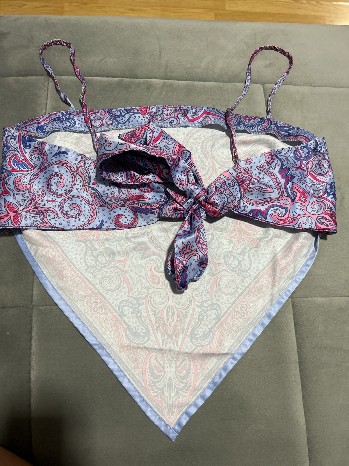 Marama crop top sinsay velicina XL