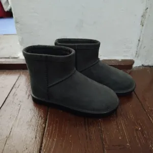 Ženske čizme- Obuća Metro