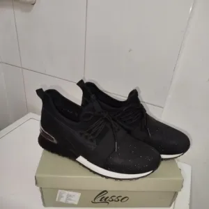 Ženske patike- Obuća Metro