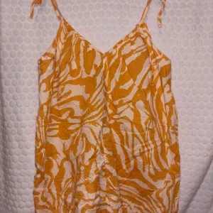 Letnja haljina za plažu